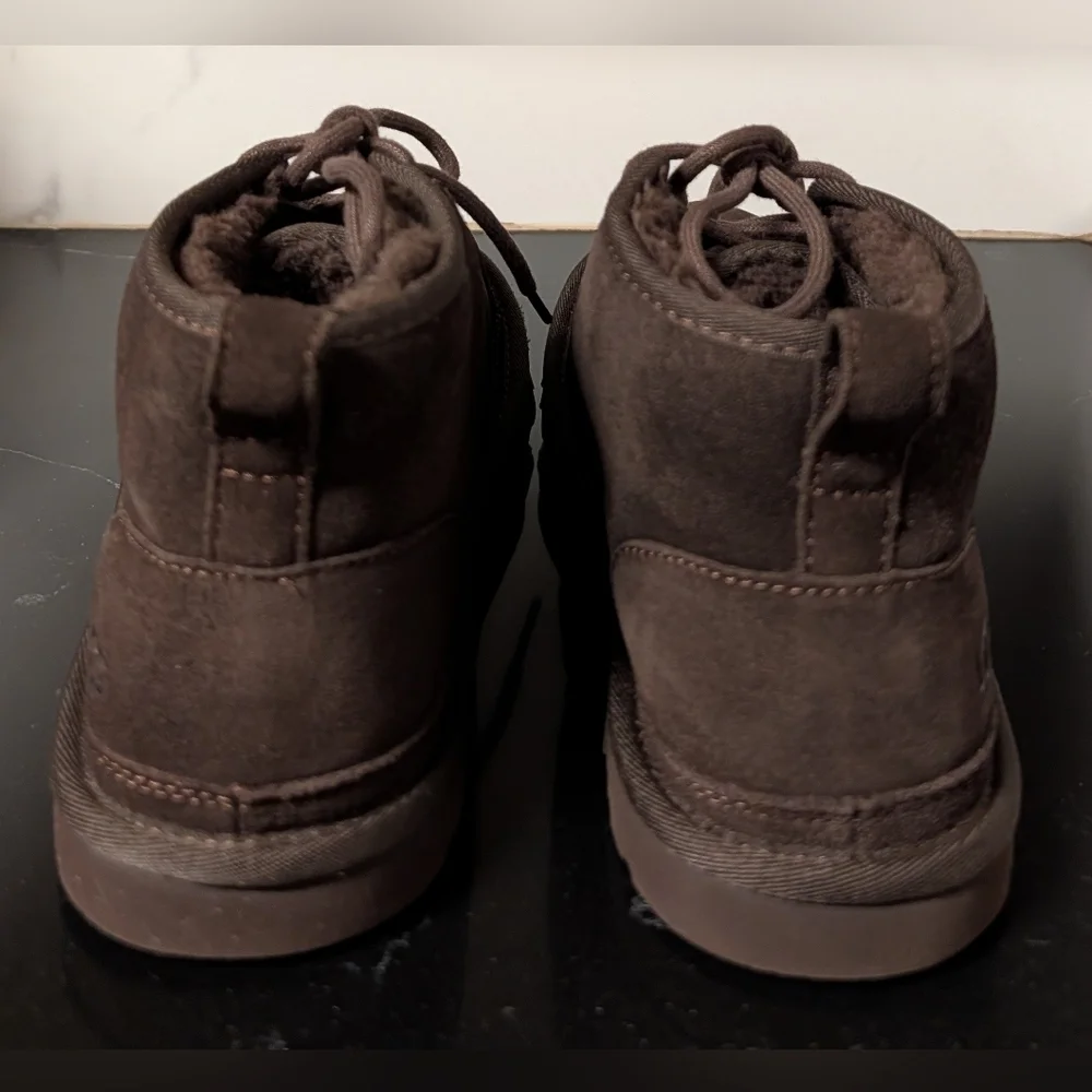 UGG stylish dark